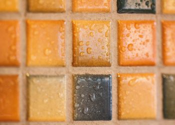 Fugenreiniger für das Bad | Fugenbürste elektrisch vs. manuell