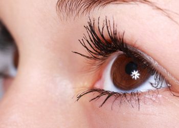 Staub im Auge (Tipps) | Was tun wenn Hausstaub nicht raus geht