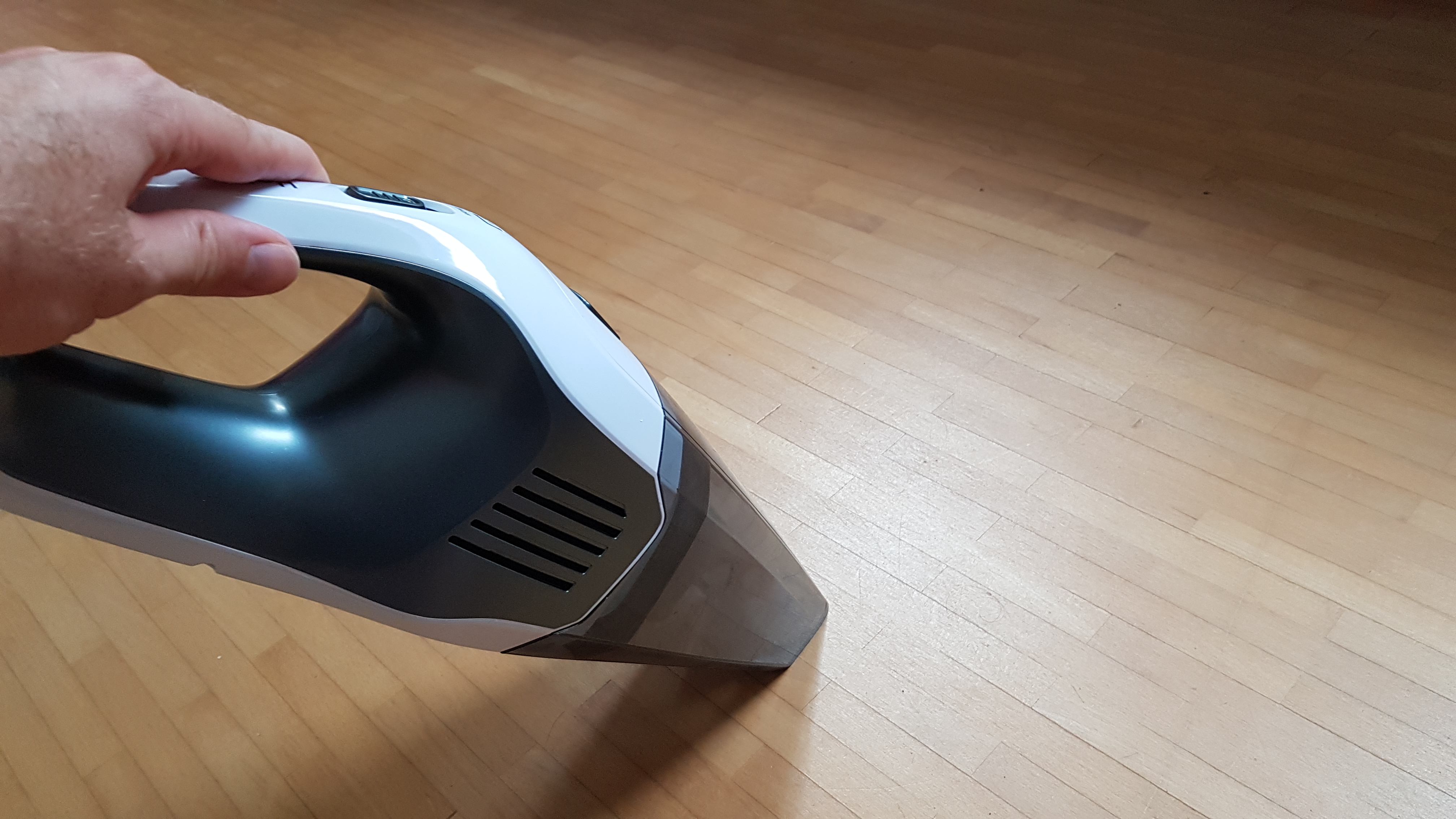 nahaufnahme handstaubsauger holife