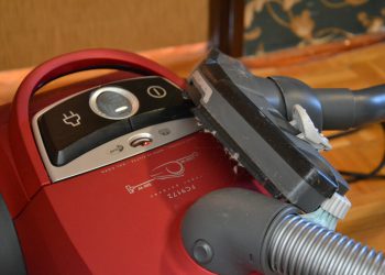 Staubsauger Kohlen wechseln (Anleitung) | Neue Kohle in Sauger