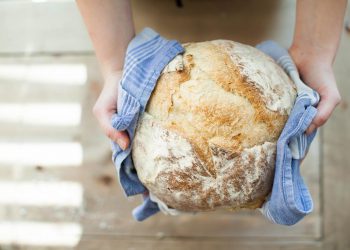 Retro Brotschneidemaschine manuell mit Kurbel | Allesschneider