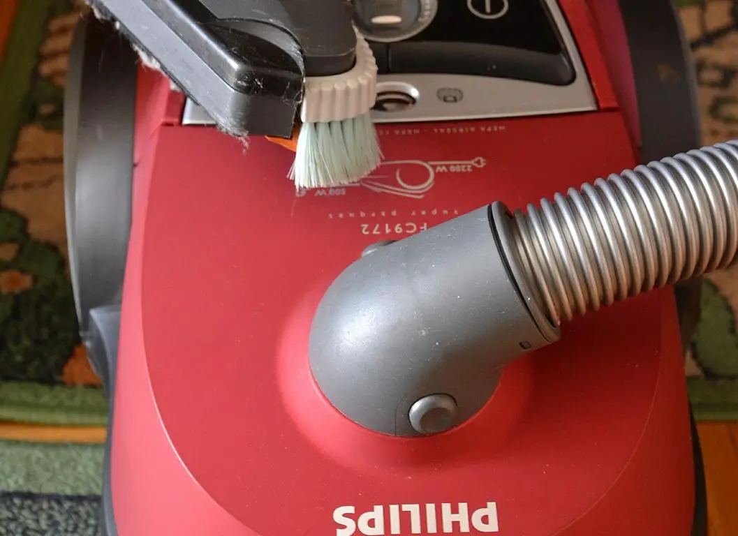Staubsauger von Philips Staubsauger mit Schlauch und Bürste