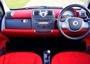 Autositze richtig reinigen (Tipps) | Autopolster sauber machen