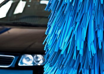 Kunststoff im Auto reinigen (Tipps) | Hausmittel für Plastik