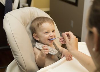 Kalk im Wasserkocher: schädlich fürs Baby? | Entkalken