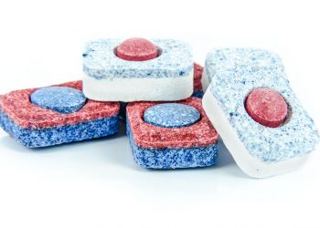 Wasserkocher mit Spülmaschinentabs entkalken (Tipps) | Tabs