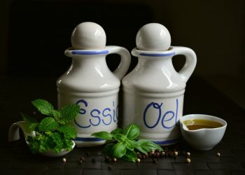 Wasserkocher mit Essig entkalken (Anleitung) | Essigessenz